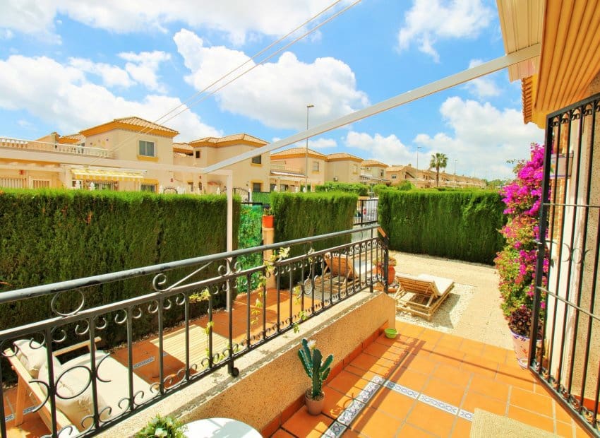 3 sypialnia Dom na sprzedaż w Villamartin z basenem - 269 500 € (Ref: 9840596)