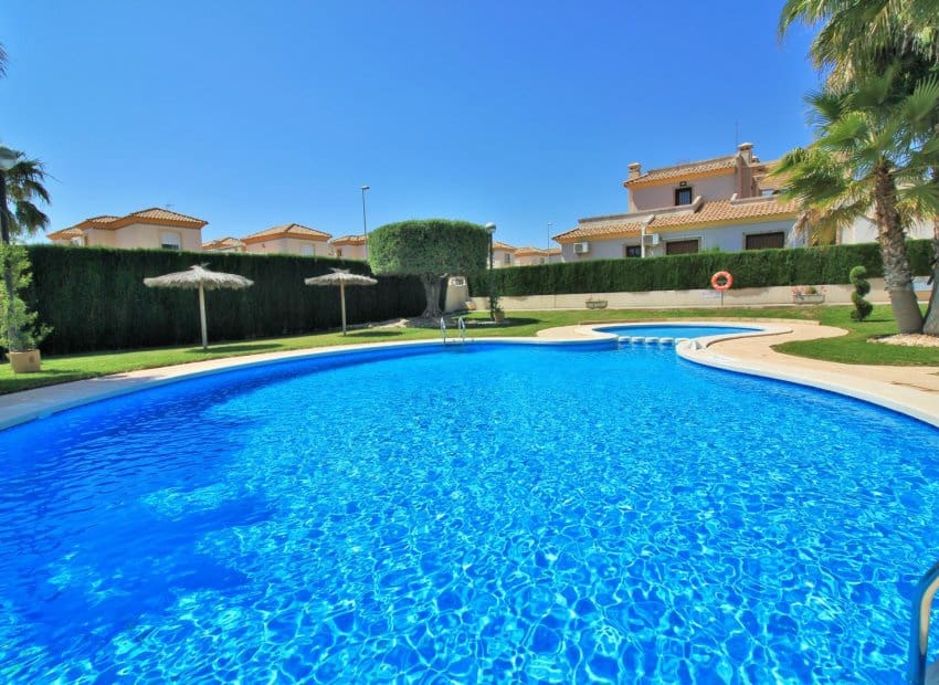 3 sypialnia Dom na sprzedaż w Villamartin z basenem - 269 500 € (Ref: 9840596)