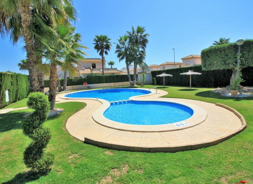 3 sypialnia Dom na sprzedaż w Villamartin z basenem - 269 500 € (Ref: 9840596)