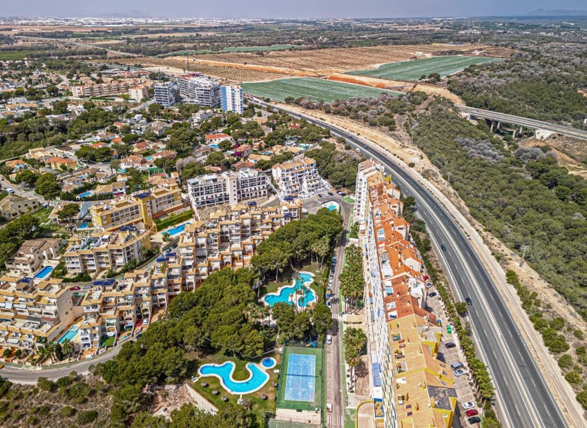 2 soverom Leilighet til salgs i Campoamor med svømmebasseng - € 220 000 (Ref: 9840597)