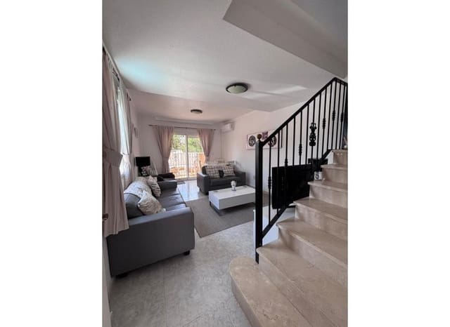 3 soverom Hus til salgs i Villamartin, Orihuela med svømmebasseng - € 219 000 (Ref: 9840603)