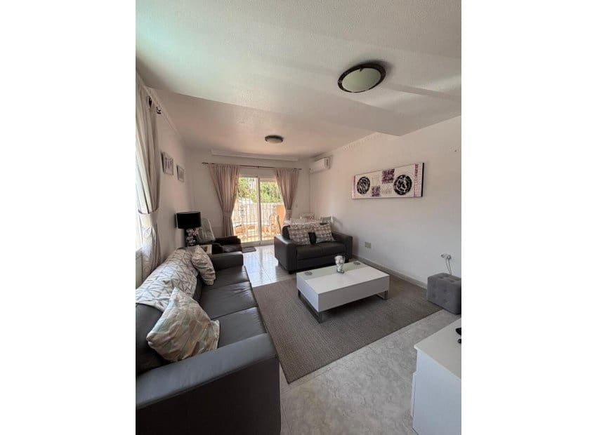 3 slaapkamer Huis te koop in Villamartin met zwembad - € 219.000 (Ref: 9840603)