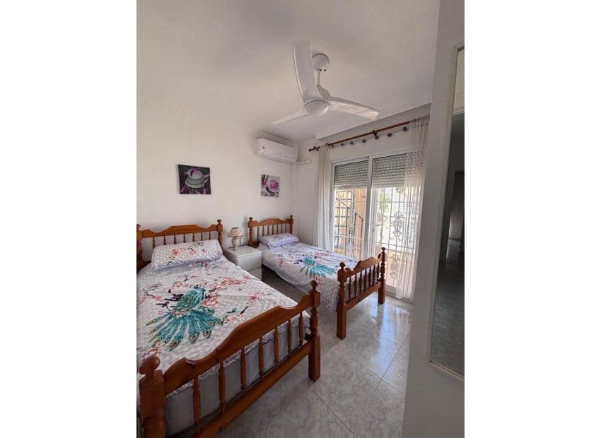 3 slaapkamer Huis te koop in Villamartin met zwembad - € 219.000 (Ref: 9840603)