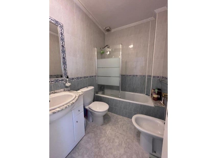 3 slaapkamer Huis te koop in Villamartin met zwembad - € 219.000 (Ref: 9840603)