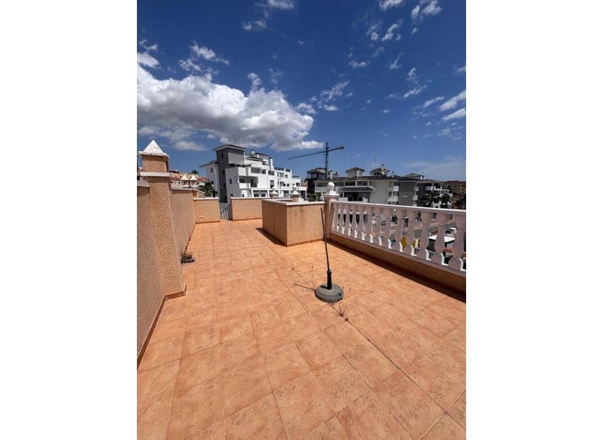 3 slaapkamer Huis te koop in Villamartin met zwembad - € 219.000 (Ref: 9840603)