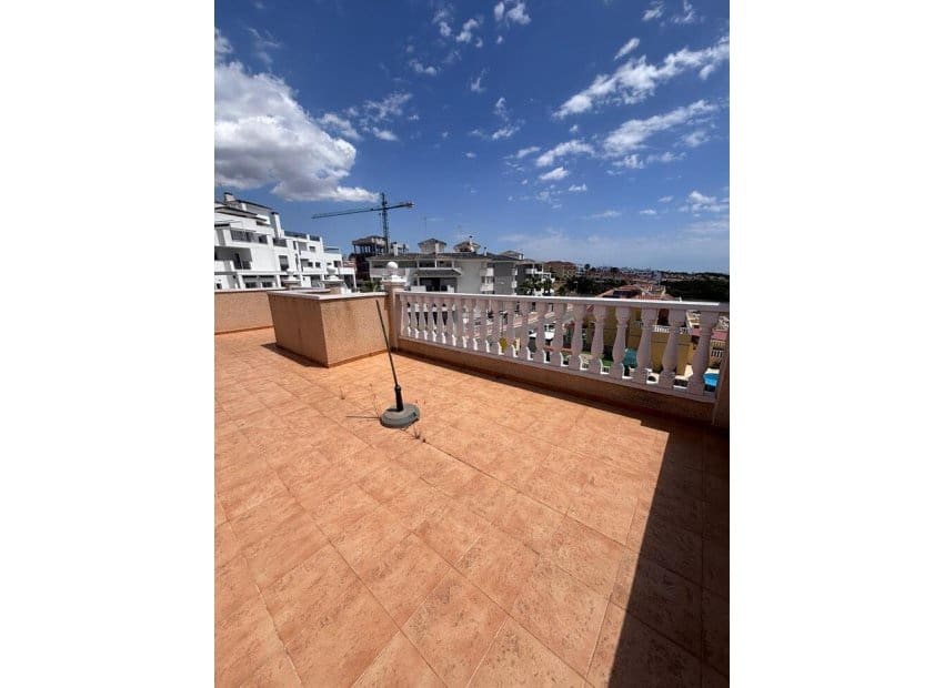 3 slaapkamer Huis te koop in Villamartin met zwembad - € 219.000 (Ref: 9840603)