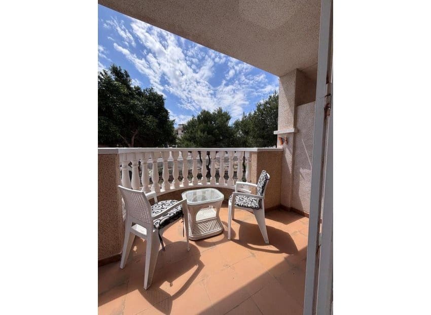 3 slaapkamer Huis te koop in Villamartin met zwembad - € 219.000 (Ref: 9840603)