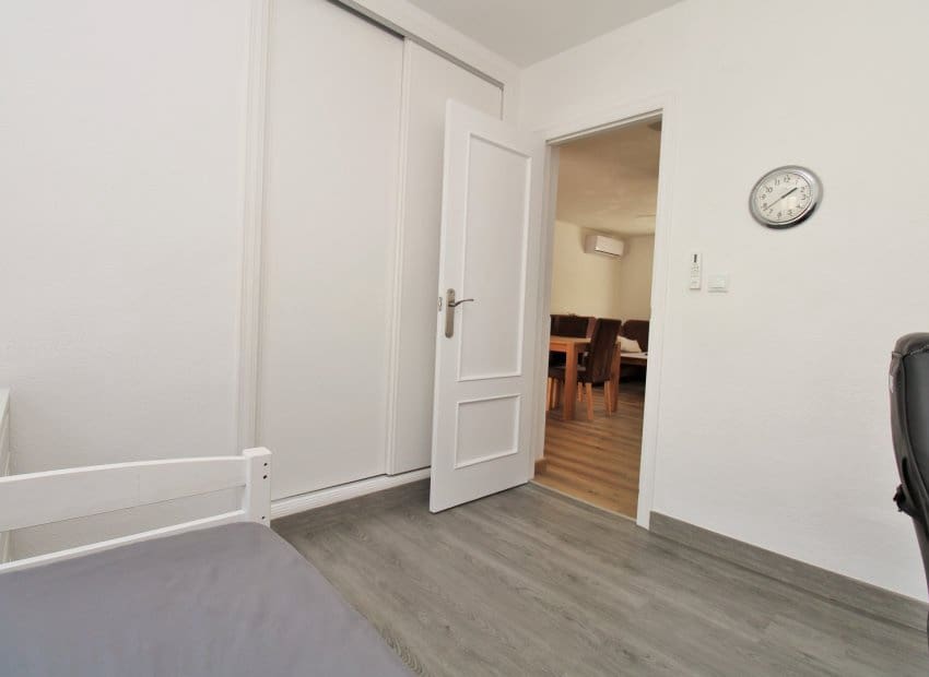 3 slaapkamer Huis te koop in Villamartin met zwembad - € 219.000 (Ref: 9840605)