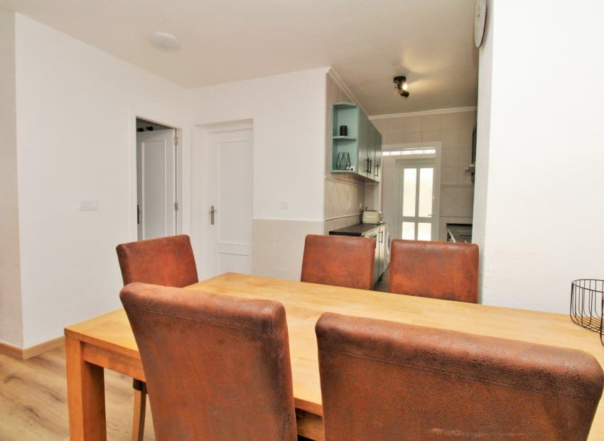 3 slaapkamer Huis te koop in Villamartin met zwembad - € 219.000 (Ref: 9840605)