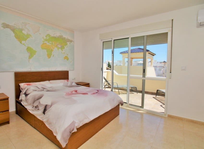 3 slaapkamer Huis te koop in Villamartin met zwembad - € 219.000 (Ref: 9840605)