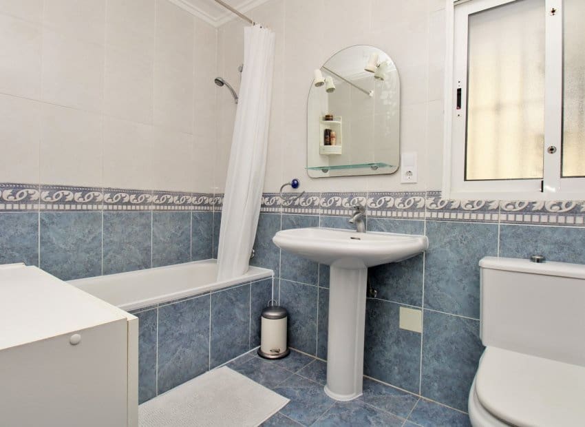 3 slaapkamer Huis te koop in Villamartin met zwembad - € 219.000 (Ref: 9840605)