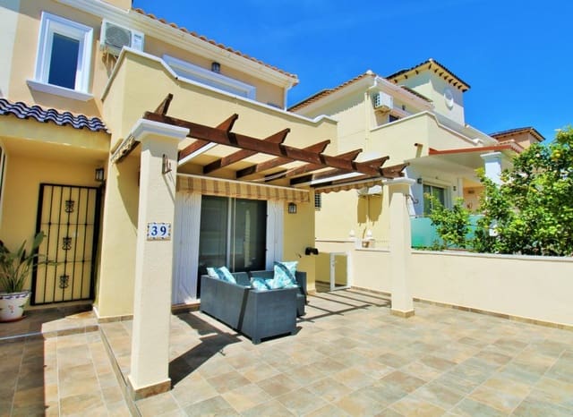 3 soverom Hus til salgs i Villamartin, Orihuela med svømmebasseng - € 219 000 (Ref: 9840605)