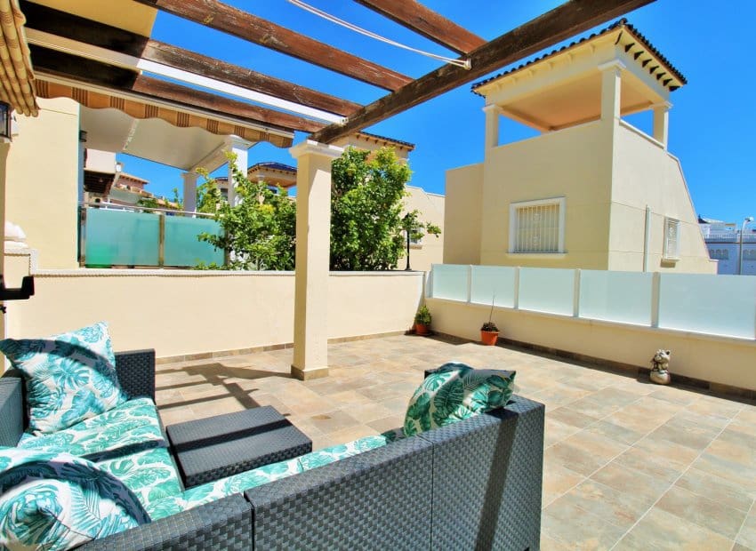 3 slaapkamer Huis te koop in Villamartin met zwembad - € 219.000 (Ref: 9840605)