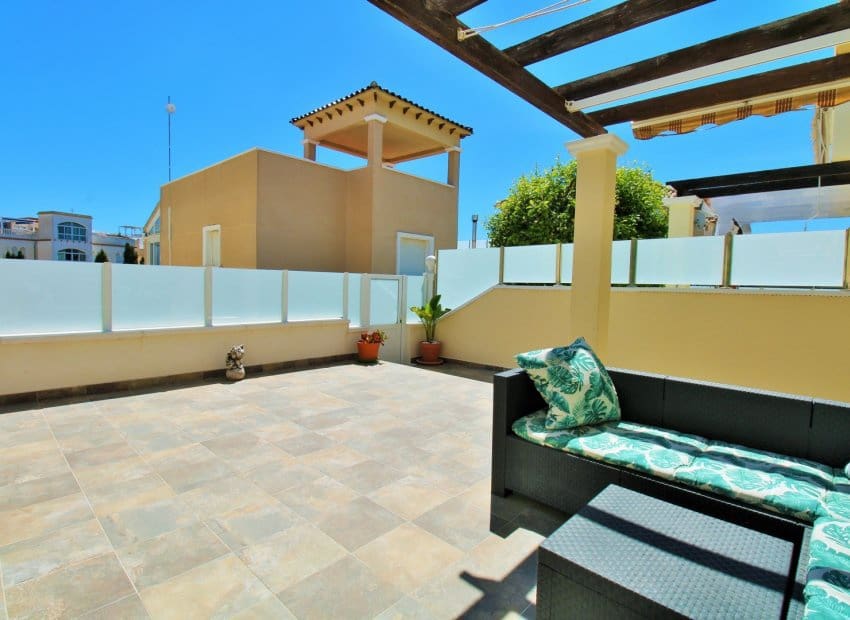3 slaapkamer Huis te koop in Villamartin met zwembad - € 219.000 (Ref: 9840605)