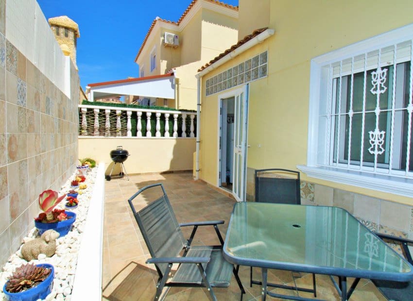 3 slaapkamer Huis te koop in Villamartin met zwembad - € 219.000 (Ref: 9840605)