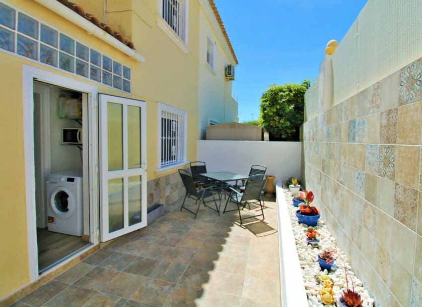3 slaapkamer Huis te koop in Villamartin met zwembad - € 219.000 (Ref: 9840605)