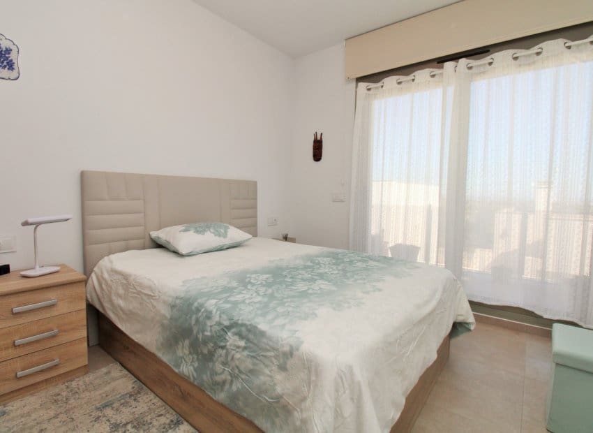 3 soveværelse Villa til salg i Villamartin med swimmingpool - € 469.000 (Ref: 9840606)