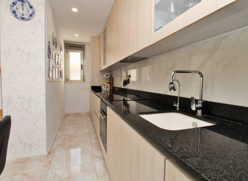 3 soveværelse Villa til salg i Villamartin med swimmingpool - € 469.000 (Ref: 9840606)