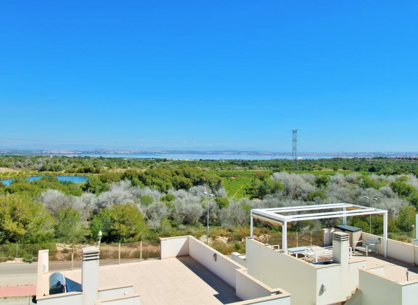 3 soveværelse Villa til salg i Villamartin med swimmingpool - € 469.000 (Ref: 9840606)