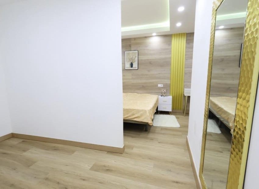 Apartamento de 4 habitaciones en Torrevieja en venta - 285.000 € (Ref: 9840607)