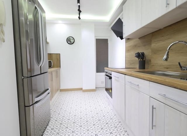 Apartamento de 4 habitaciones en Centro - Muelle Pesquero, Torrevieja en venta - 285.000 € (Ref: 9840607)
