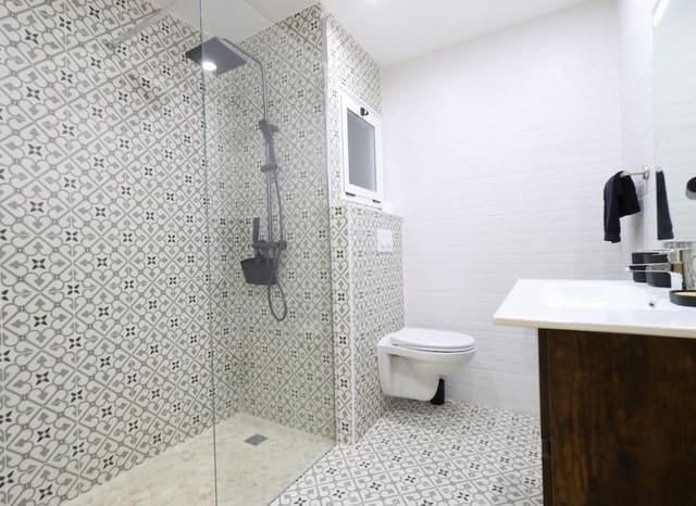 Apartamento de 4 habitaciones en Centro - Muelle Pesquero, Torrevieja en venta - 285.000 € (Ref: 9840607)