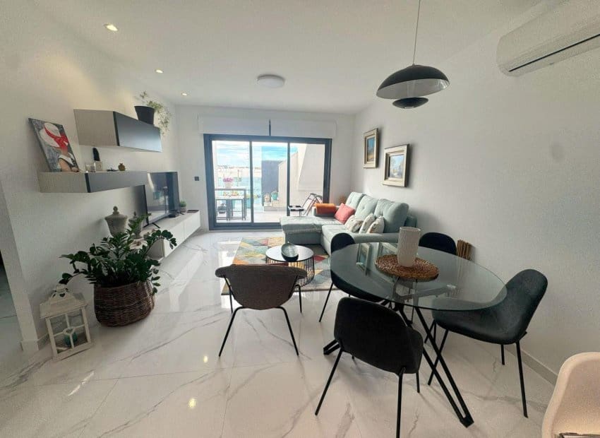 2 quarto Apartamento para venda em El Raso com piscina - 288 000 € (Ref: 9840609)
