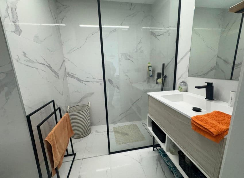 2 quarto Apartamento para venda em El Raso com piscina - 288 000 € (Ref: 9840609)