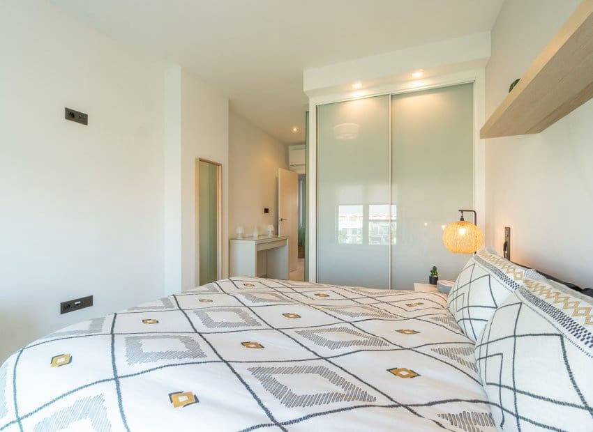 2 slaapkamer Appartement te koop in El Raso met zwembad - € 295.000 (Ref: 9840610)