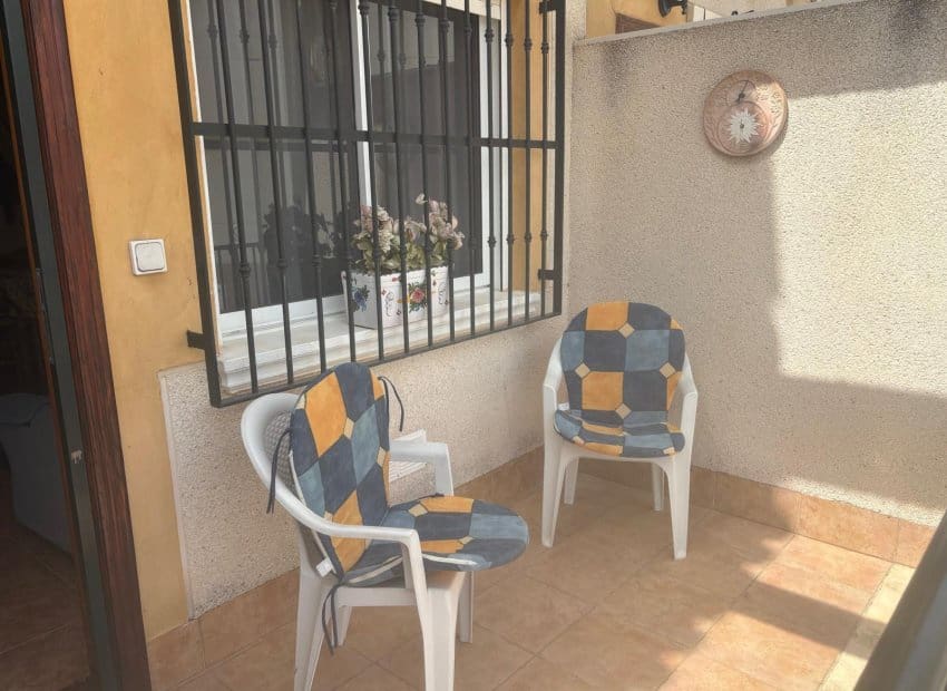 2 bedroom Townhouse for sale in Algorfa with pool - € 139,950 (Ref: 9840611)