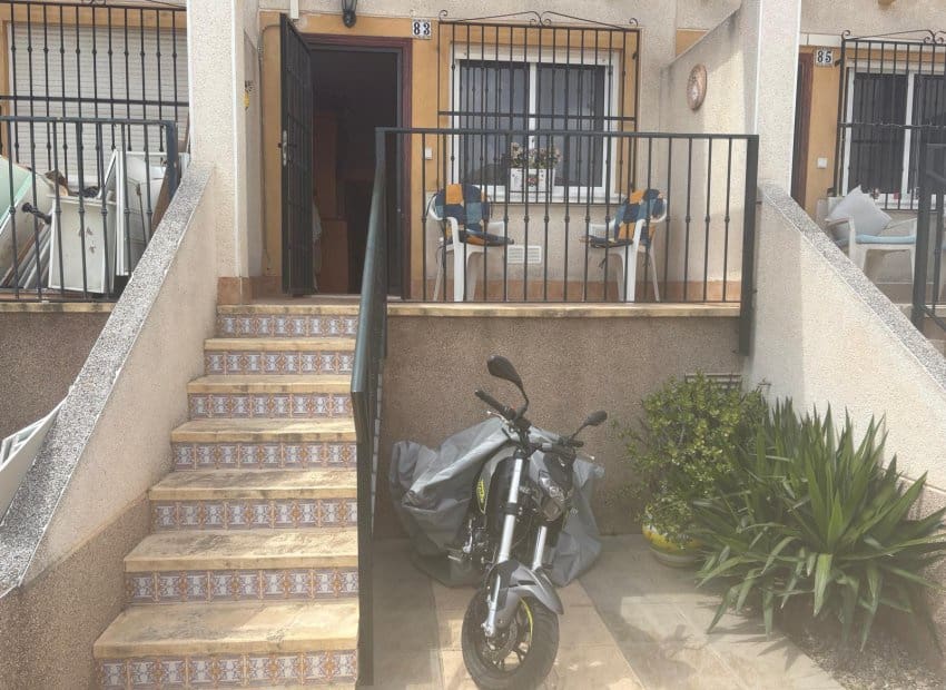 2 bedroom Townhouse for sale in Algorfa with pool - € 139,950 (Ref: 9840611)