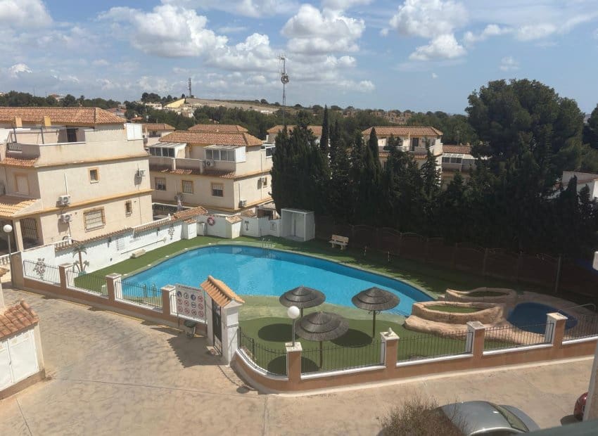 2 bedroom Townhouse for sale in Algorfa with pool - € 139,950 (Ref: 9840611)