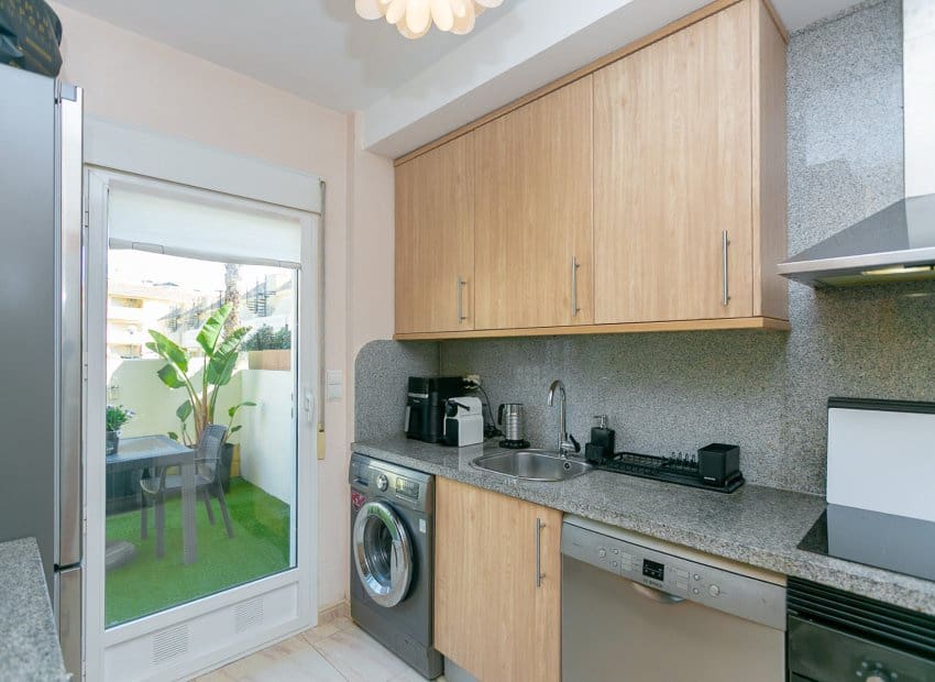 Casa de 2 habitaciones en Orihuela Costa en venta con piscina - 219.000 € (Ref: 9840619)