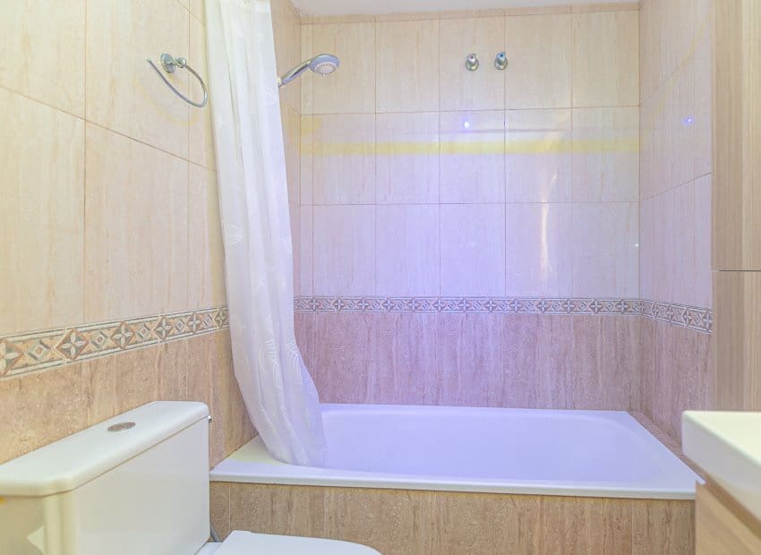 Casa de 2 habitaciones en Orihuela Costa en venta con piscina - 219.000 € (Ref: 9840619)