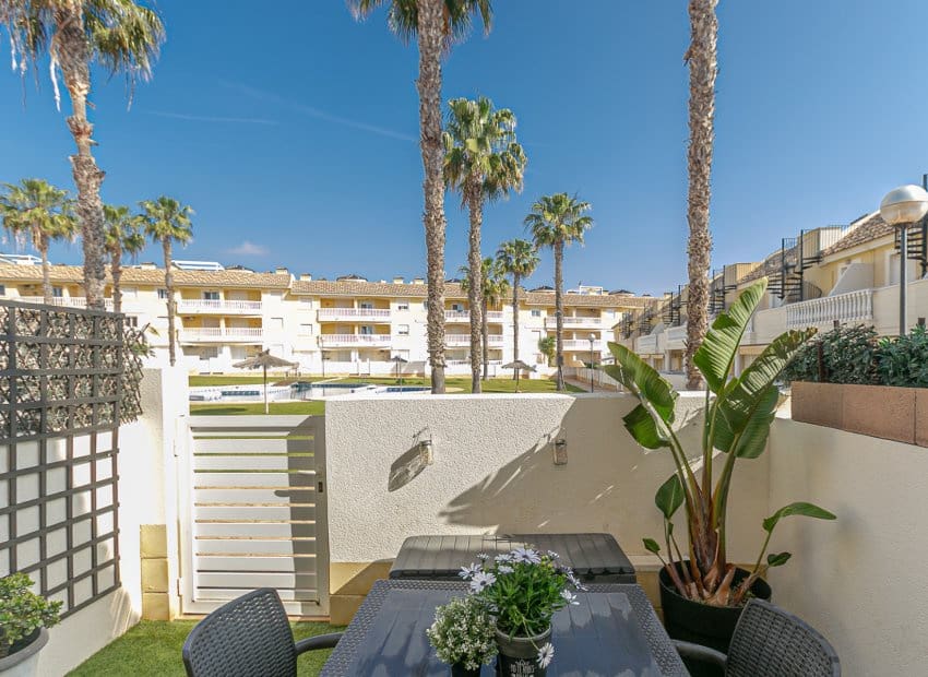 Casa de 2 habitaciones en Orihuela Costa en venta con piscina - 219.000 € (Ref: 9840619)