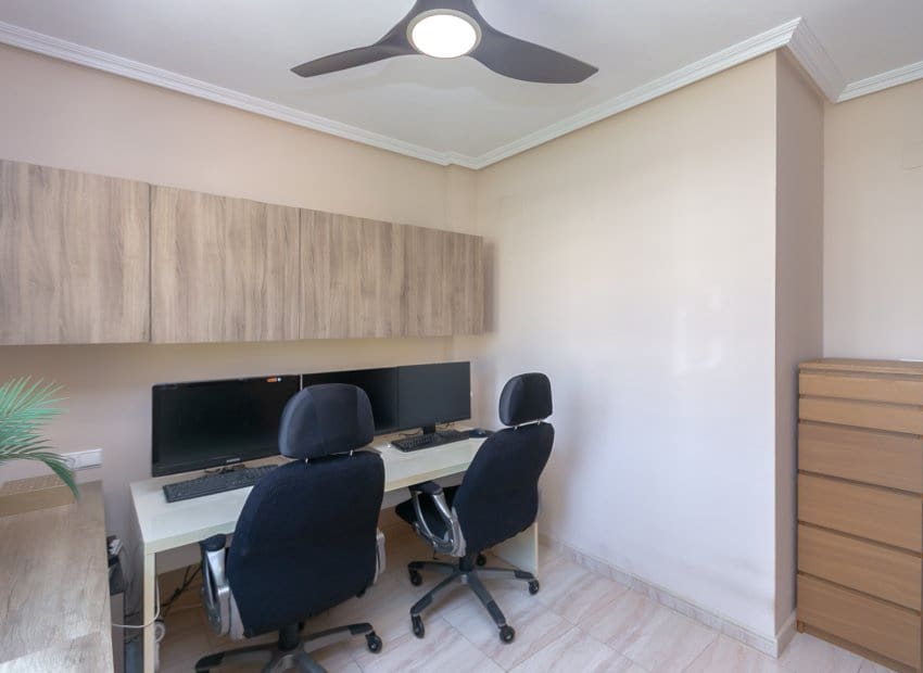 Casa de 2 habitaciones en Orihuela Costa en venta con piscina - 219.000 € (Ref: 9840619)