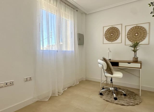 3 soveværelse Lejlighed til salg i Puerto Deportivo, Torrevieja - € 225.000 (Ref: 9840623)
