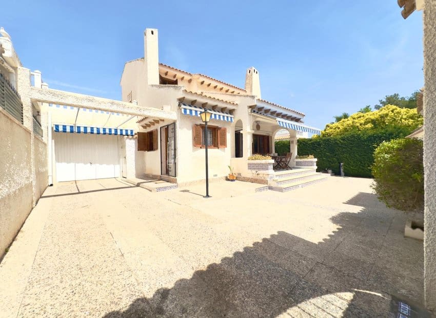 3 camera da letto Villa in vendita in La Zenia con piscina - 629.900 € (Rif: 9840624)