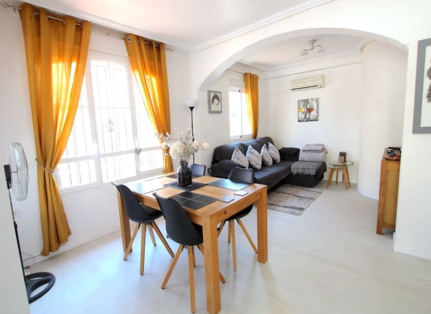 2 sovrum Hus till salu i Orihuela Costa - 235 000 € (Ref: 9840626)