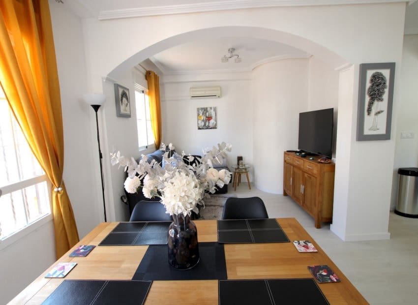 2 sovrum Hus till salu i Orihuela Costa - 235 000 € (Ref: 9840626)