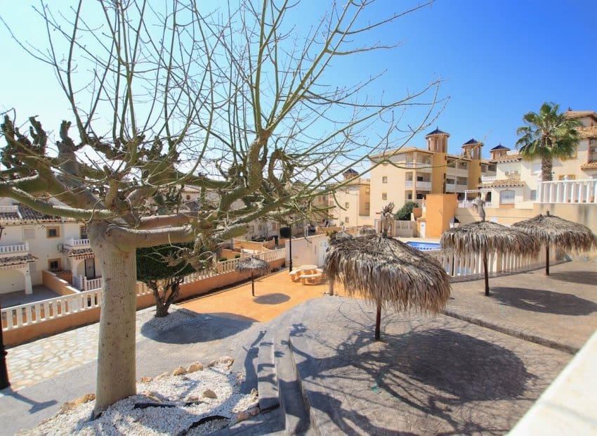 2 sovrum Hus till salu i Orihuela Costa - 235 000 € (Ref: 9840626)