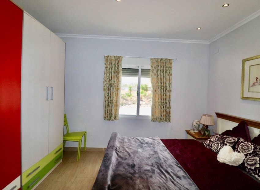 4 bedroom Villa for sale in Albatera with pool - € 540,000 (Ref: 9840628)