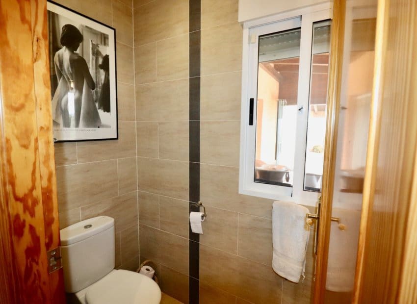4 bedroom Villa for sale in Albatera with pool - € 540,000 (Ref: 9840628)