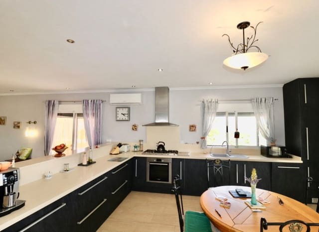 4 quarto Moradia para venda em Albatera com piscina - 540 000 € (Ref: 9840628)