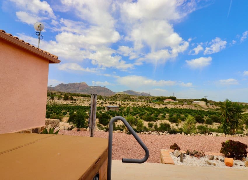 4 bedroom Villa for sale in Albatera with pool - € 540,000 (Ref: 9840628)