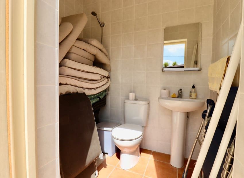4 bedroom Villa for sale in Albatera with pool - € 540,000 (Ref: 9840628)