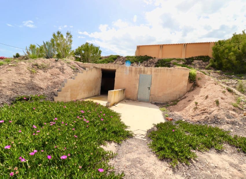 4 bedroom Villa for sale in Albatera with pool - € 540,000 (Ref: 9840628)