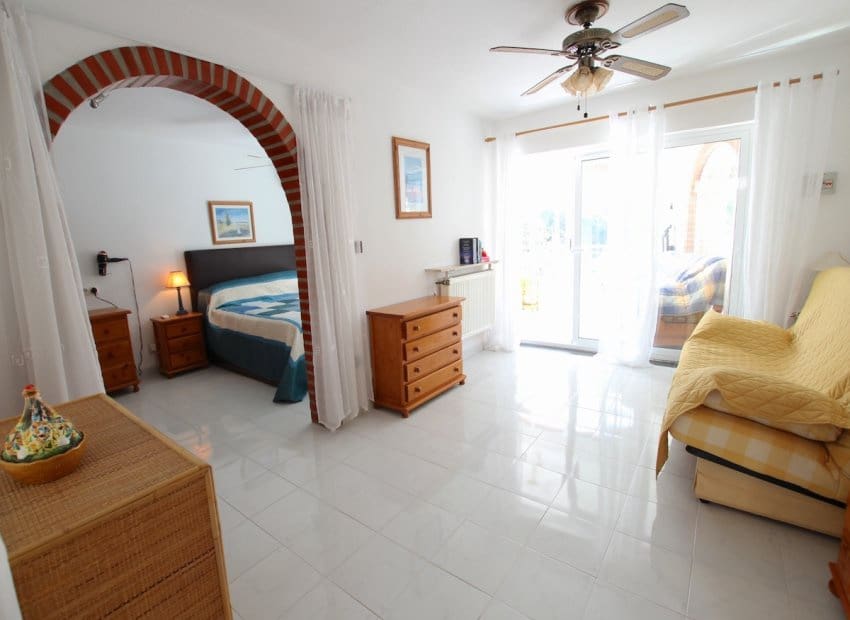 3 bedroom Villa for sale in Orihuela Costa with pool - € 395,000 (Ref: 9841060)