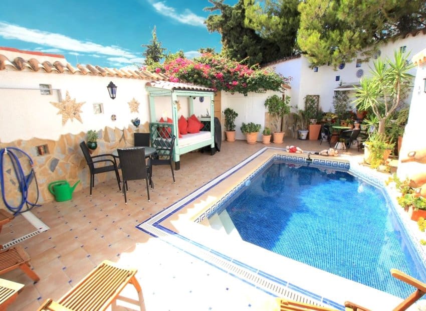 3 bedroom Villa for sale in Orihuela Costa with pool - € 395,000 (Ref: 9841060)