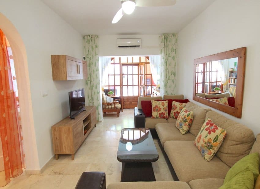 3 bedroom Villa for sale in Orihuela Costa with pool - € 395,000 (Ref: 9841060)